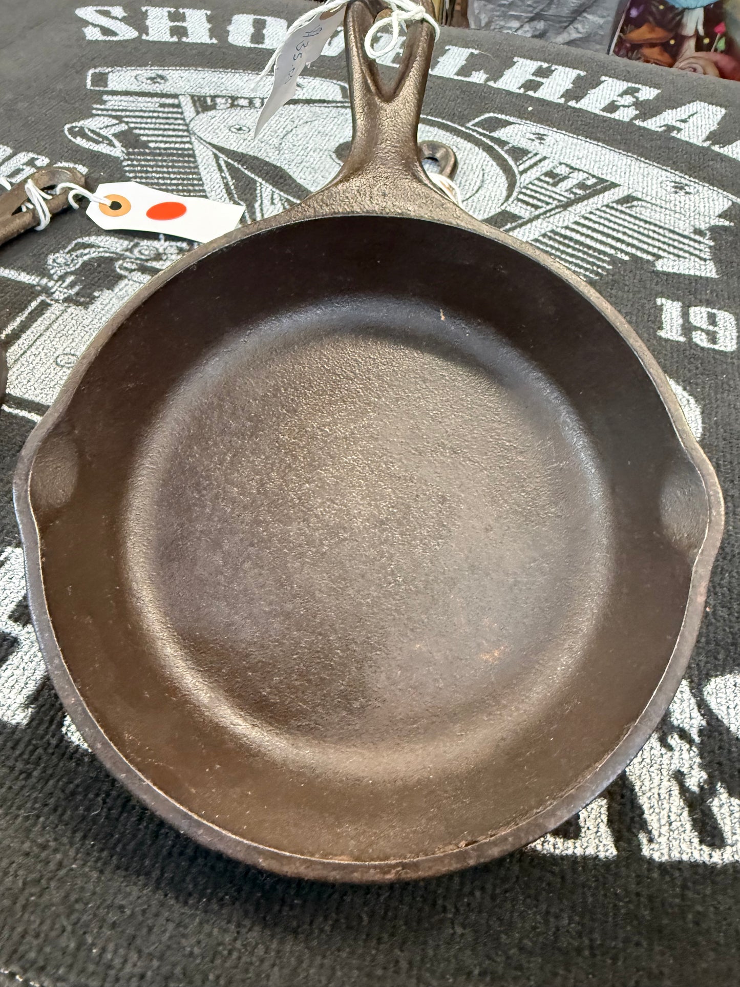 PEC Cast iron skillet
