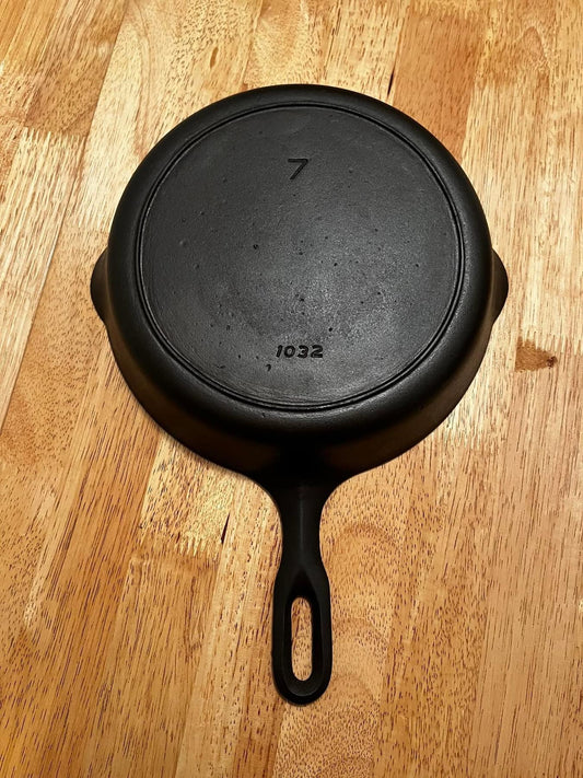 Iron mountain #7 skillet