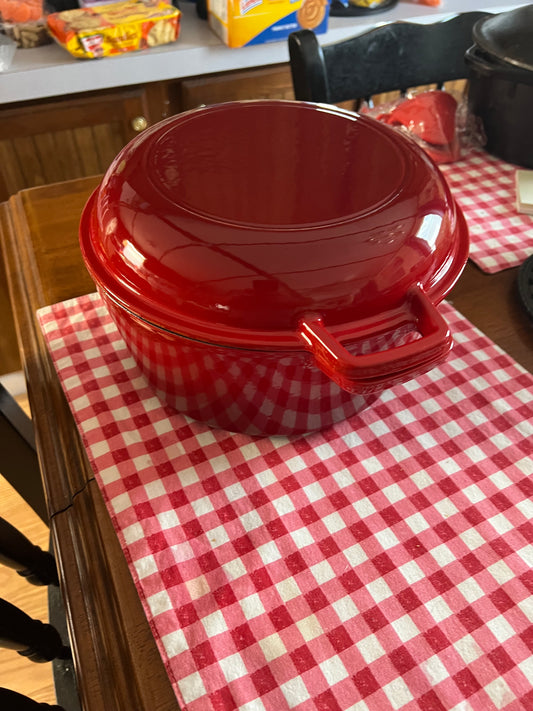 Enameled cast iron Dutch oven 5qt