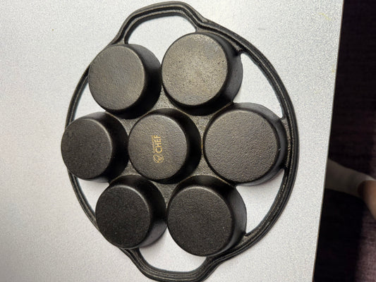 COMMERCIAL CHEF Cast Iron Biscuit Pan, Pre-seasoned Cast Iron Cookware for Muffins & Scones