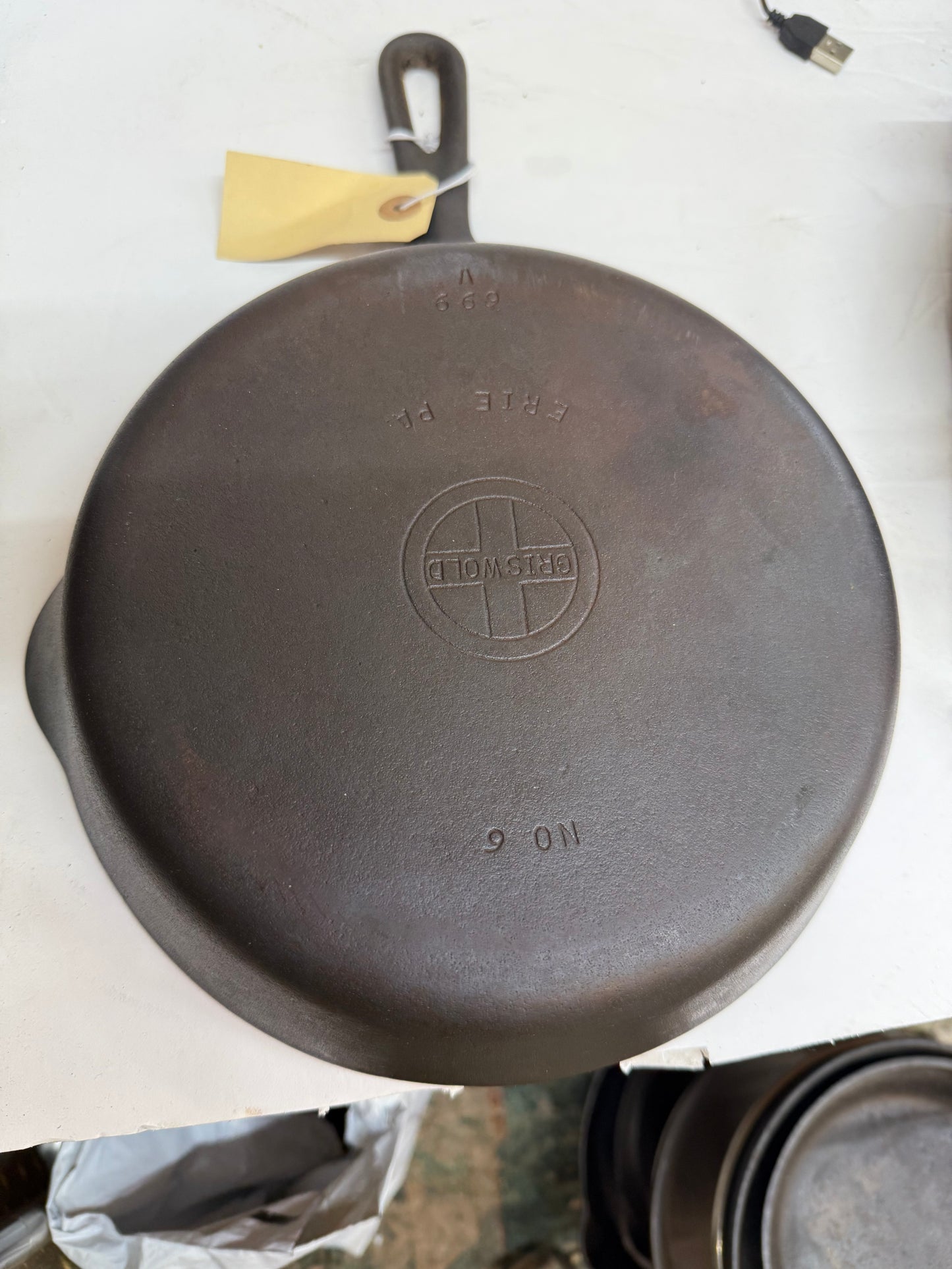 # 6 small logo gristwold skillet
