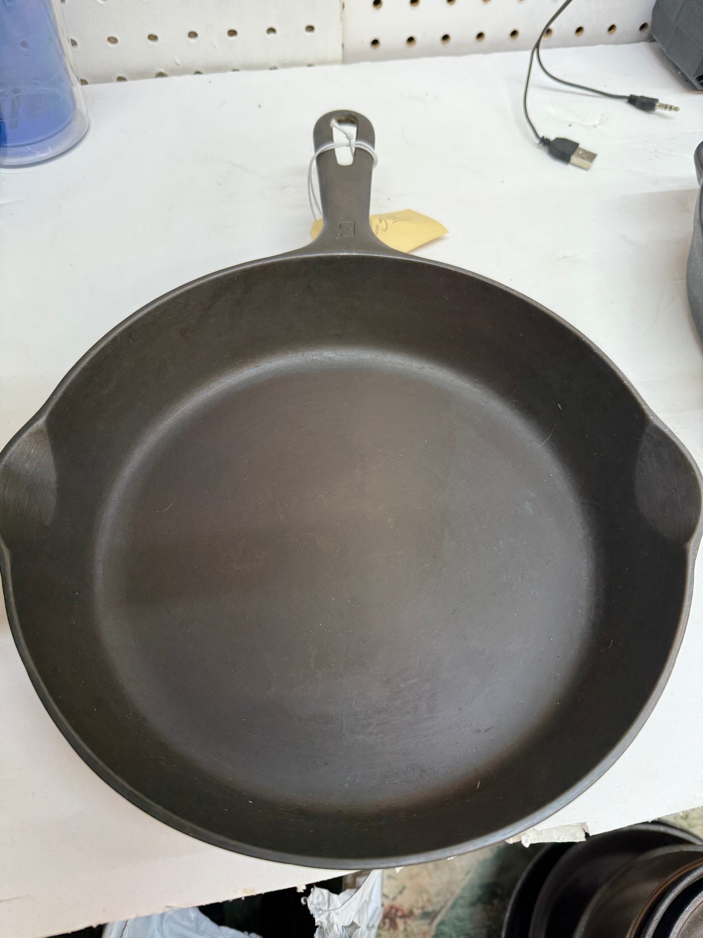 # 6 small logo gristwold skillet